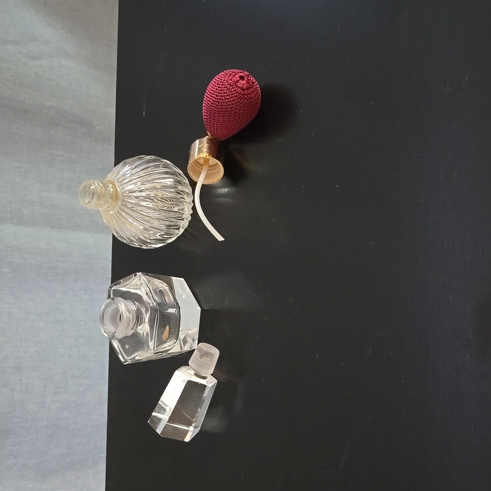 Vintage Glass Perfume Bottle Set with Atomizer - Picture 2 of 2